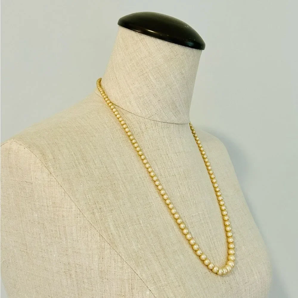 Vintage Marvella Strand of Creamy Champagne Simulated Pearls